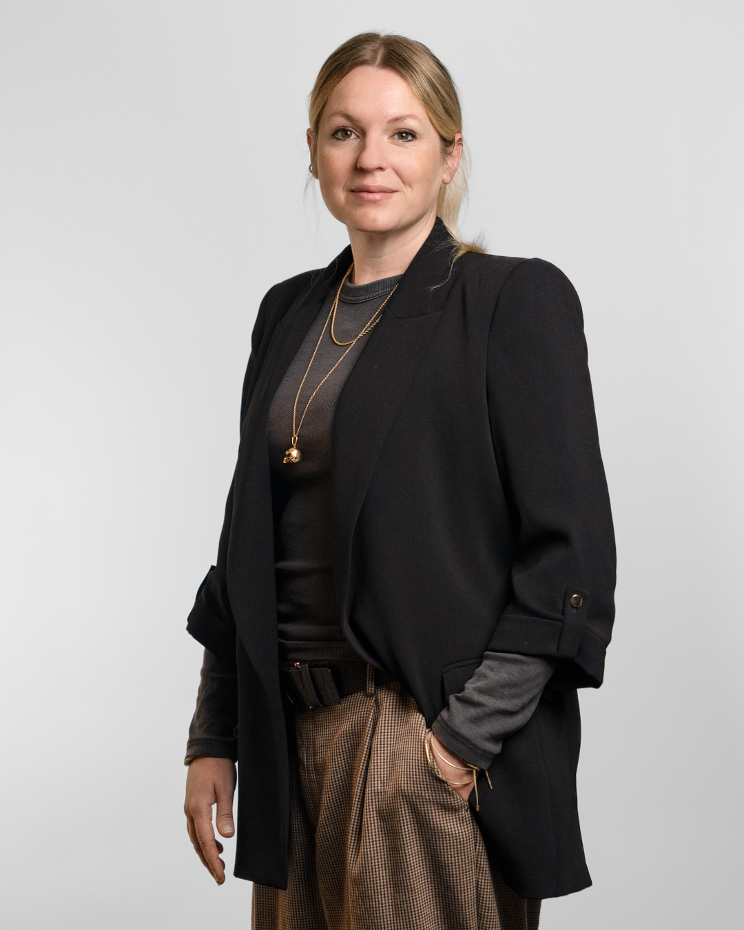 Stefanie Berchtold posiert für ein Portraitfoto