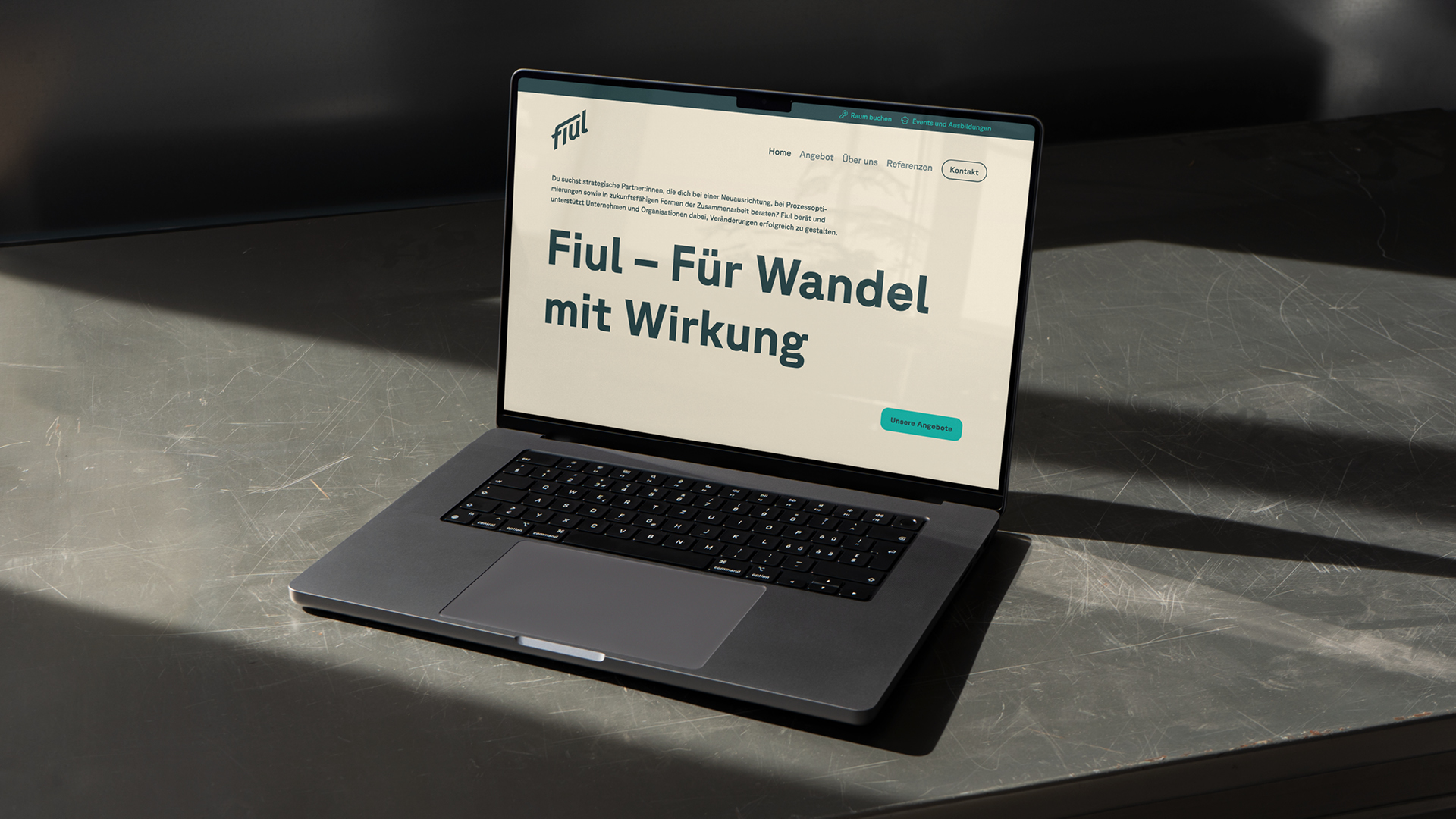 Mock-up des Fiul-Brandings auf einem Laptop.